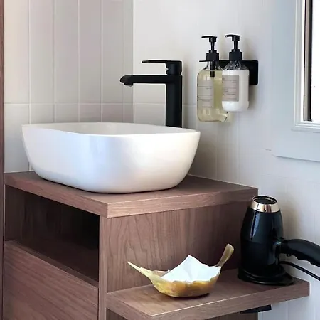 Welcoming, Lovely, Calm & Centrally Located Flat *