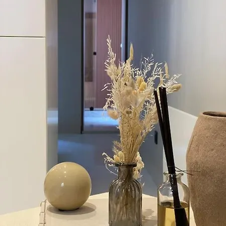 Apartment Welcoming, Lovely, Calm & Centrally Located Flat *