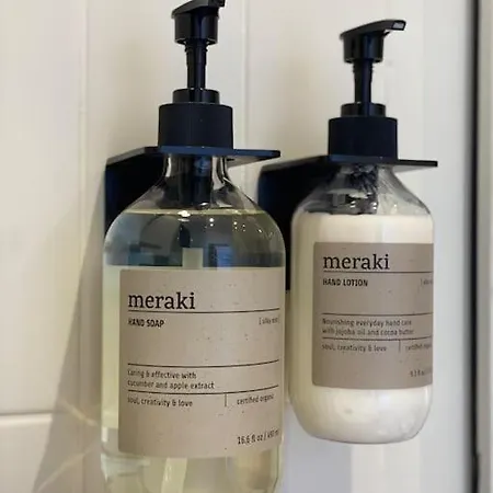 Apartment Welcoming, Lovely, Calm & Centrally Located Flat *