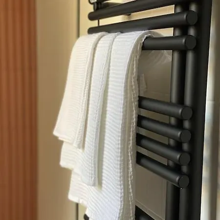 Welcoming, Lovely, Calm & Centrally Located Flat