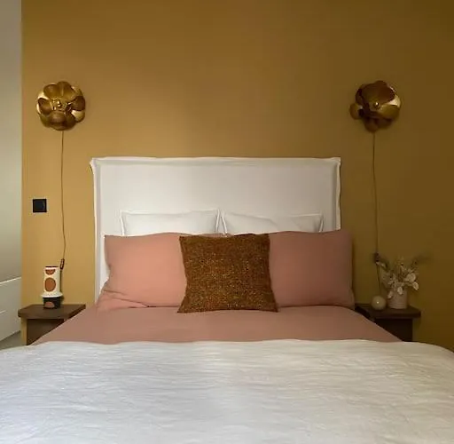 Welcoming, Lovely, Calm & Centrally Located Flat Дижон