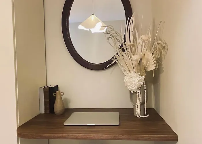 Welcoming, Lovely, Calm & Centrally Located Flat * ディジョン