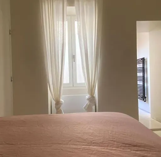 Welcoming, Lovely, Calm & Centrally Located Flat Lejlighed Dijon